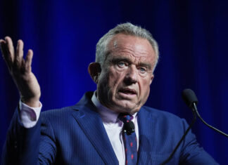 RFK Jr. relata adicción a heroína y despertar espiritual, insta a prevenir y fortalecer la comunidad
